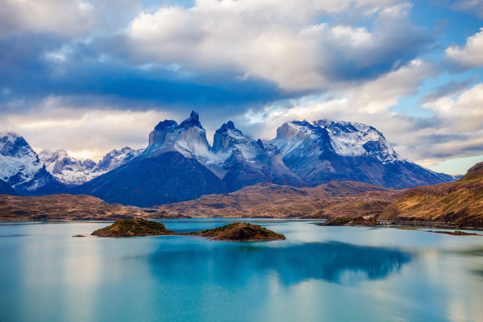 des-rues-de-la-ville-aux-sommets-de-la-patagonie-torres-del-paine