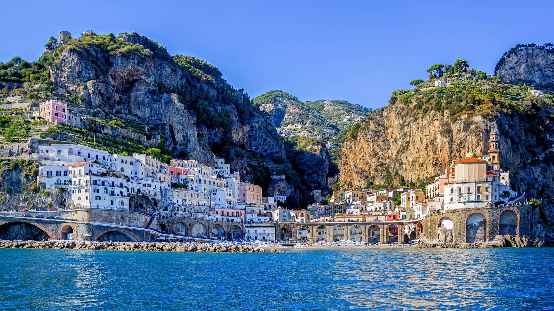 italie-et-mer-adriatique-cote-amalfitaine-salerne-italie
