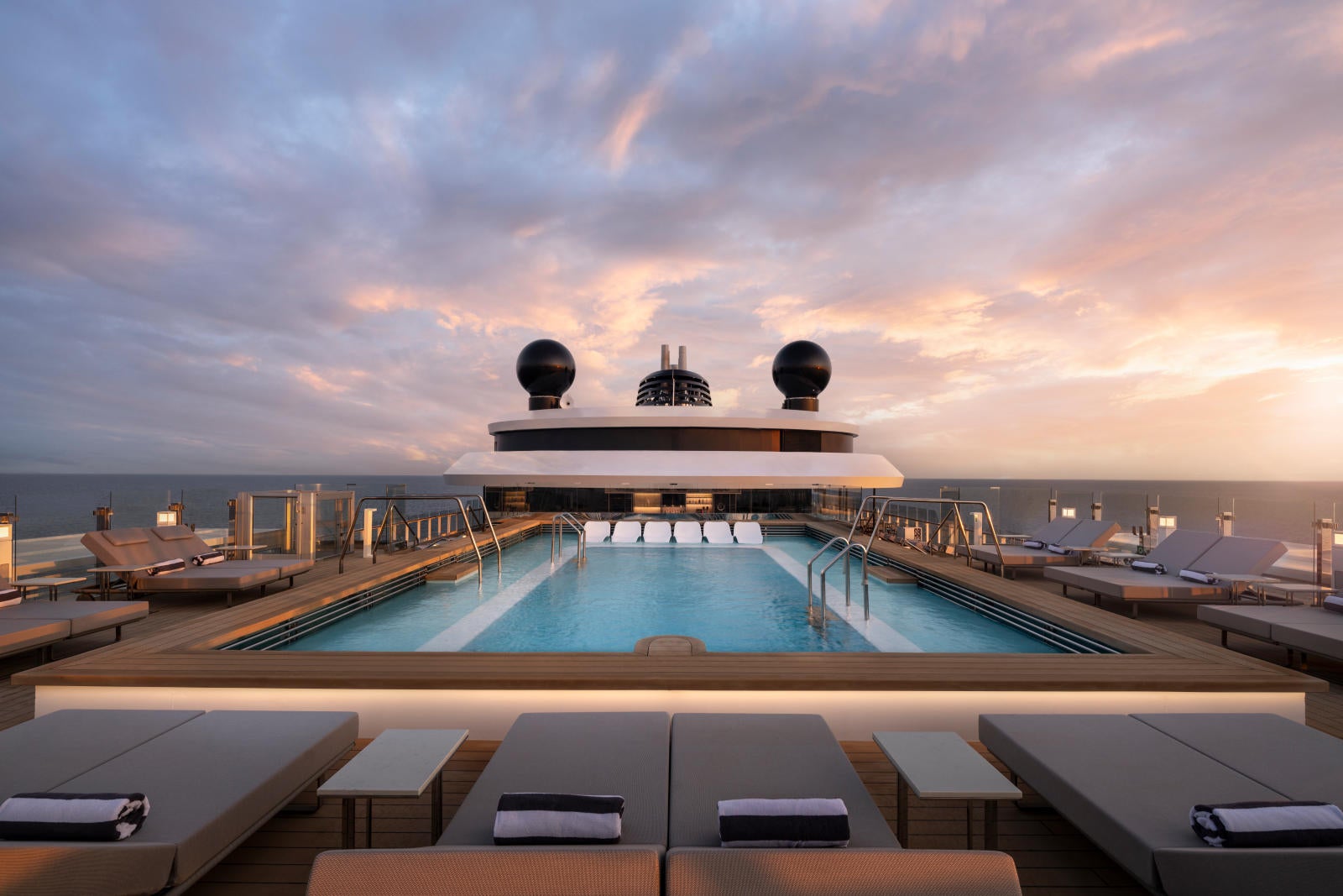 ritz-carlton-yacht-collection-ilma
