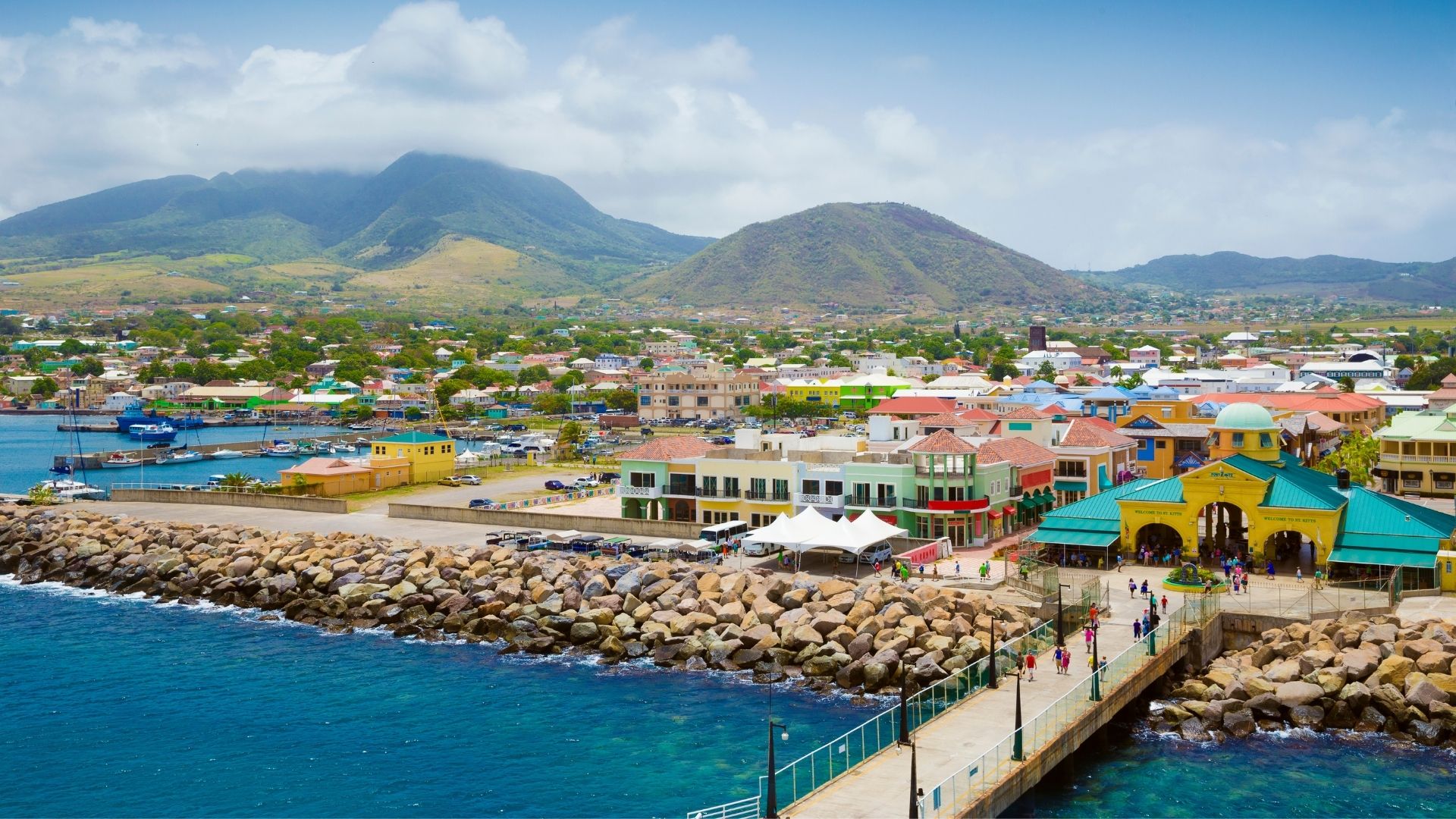 combine-caraibes-de-lest-et-guadeloupe-basseterre-saint-kitts-et-nevis