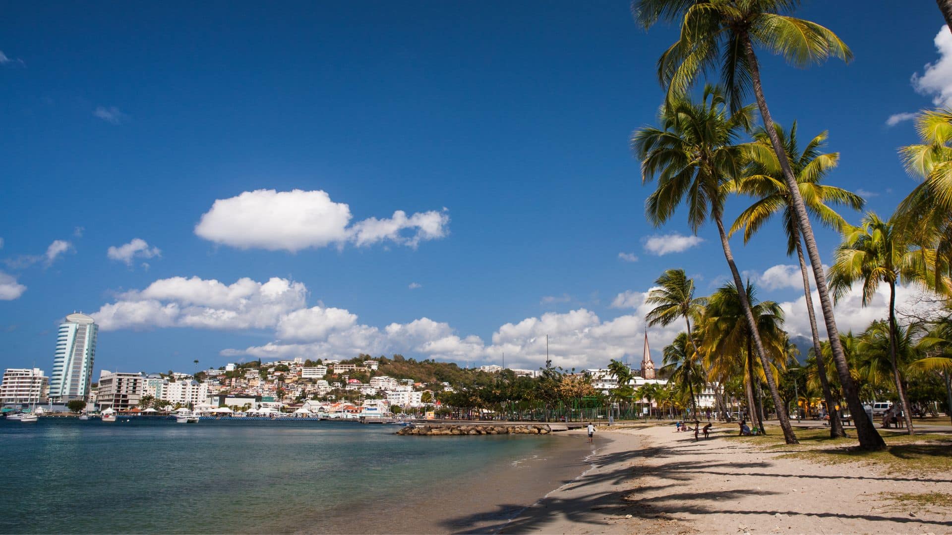 combine-caraibes-de-lest-et-guadeloupe-st-johns-antigua-et-barbuda-2