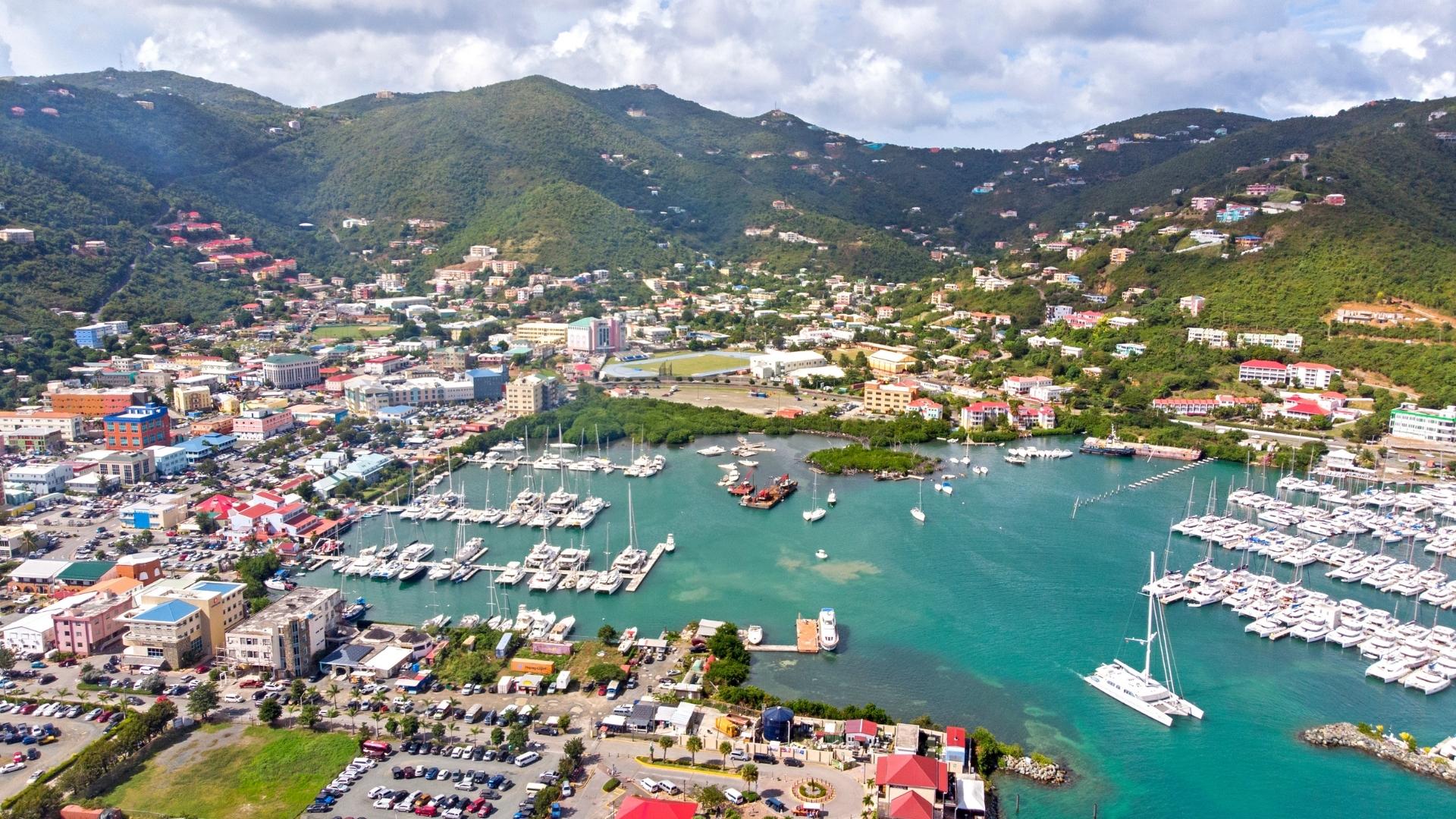 combine-caraibes-de-lest-et-guadeloupe-tortola-road-town