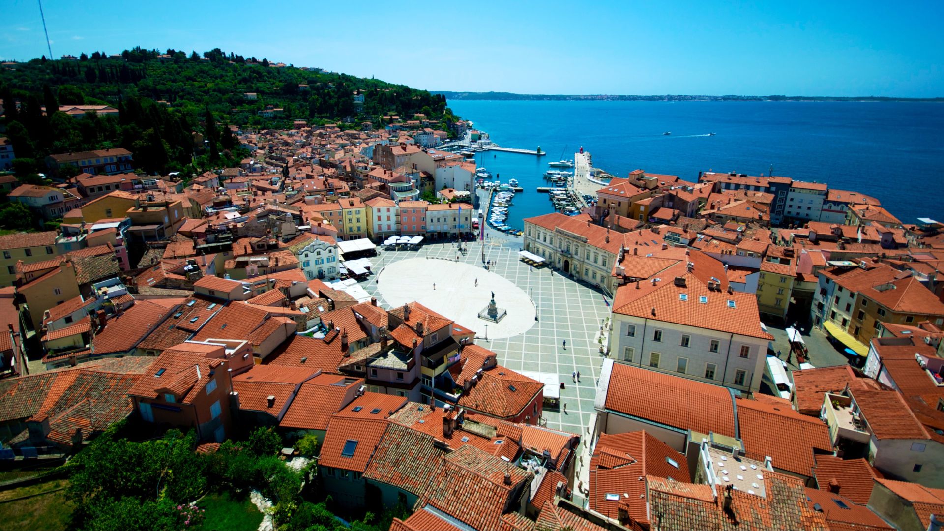 authentique-slovenie-piran-tartini-square