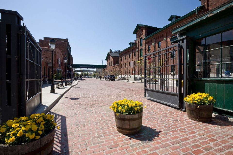 les-vignobles-de-niagara-falls-distillery-district