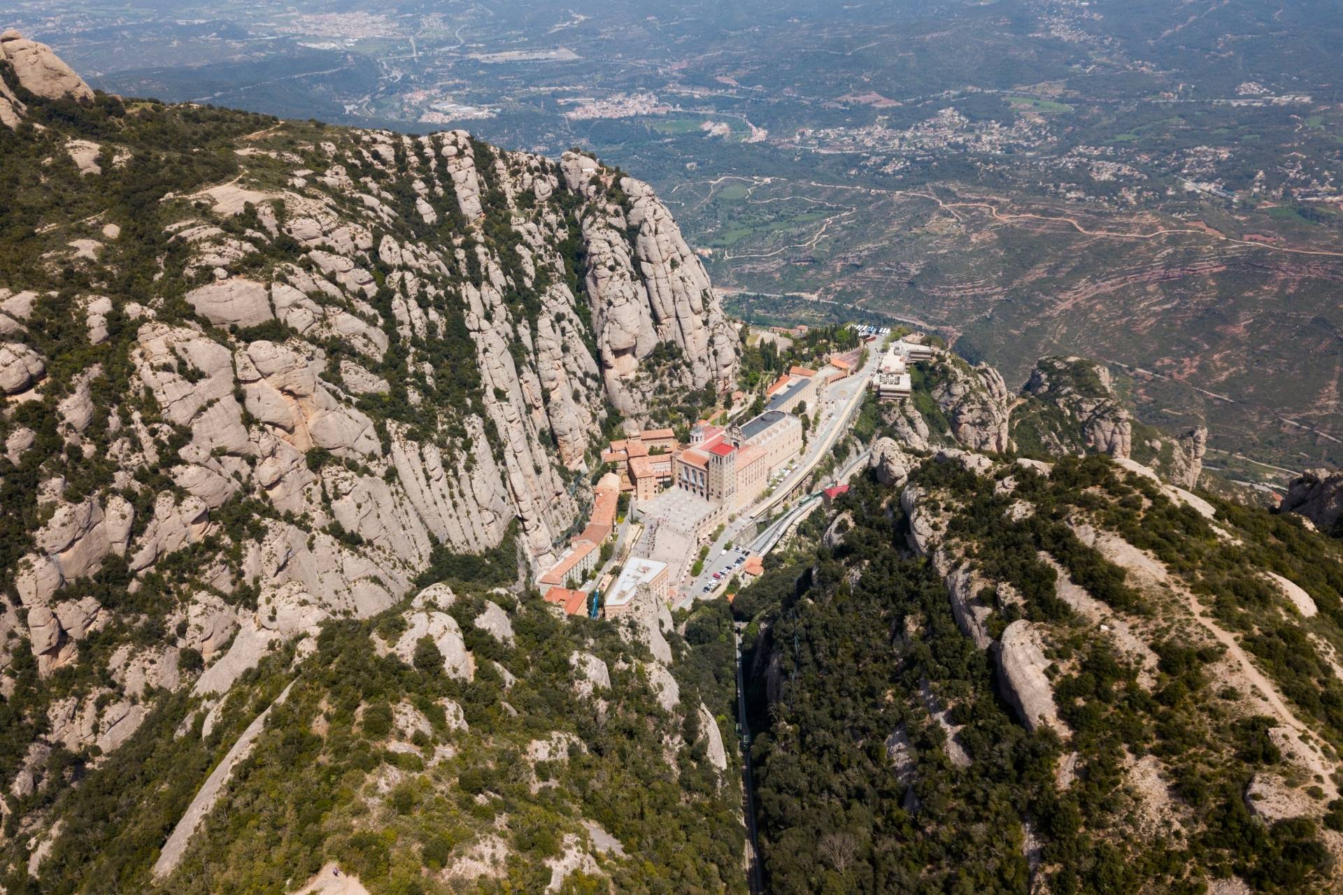 combine-circuit-en-espagne-et-croisiere-peninsule-iberique-abbaye-de-montserrat
