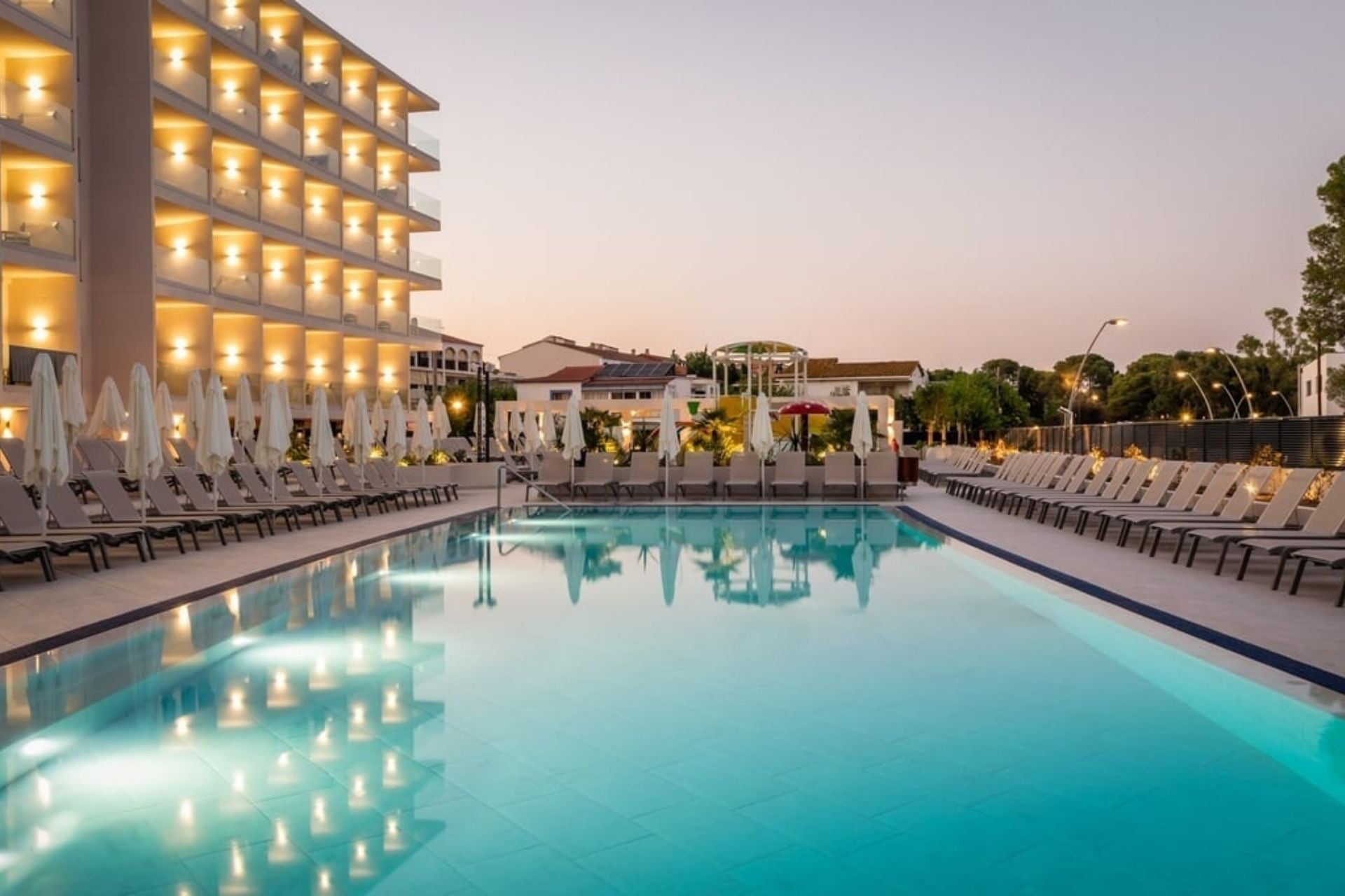 combine-circuit-en-espagne-et-croisiere-peninsule-iberique-hotel-estival-maramar-2