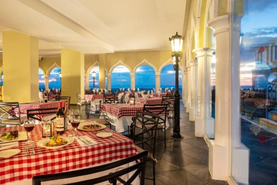 crown-paradise-club-cancun-8