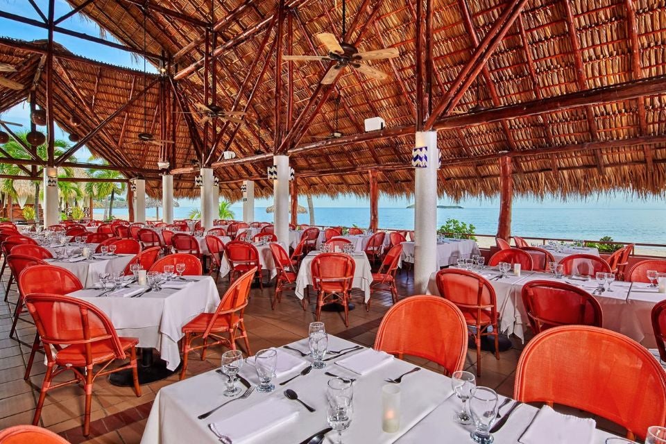 grand-decameron-panama-a-trademark-ai-rst-8