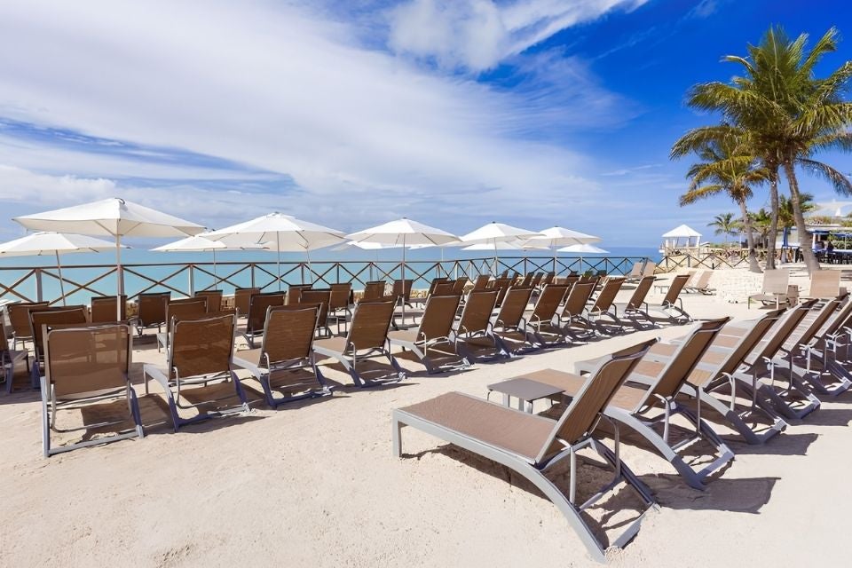 sonesta-maho-beach-resort-6